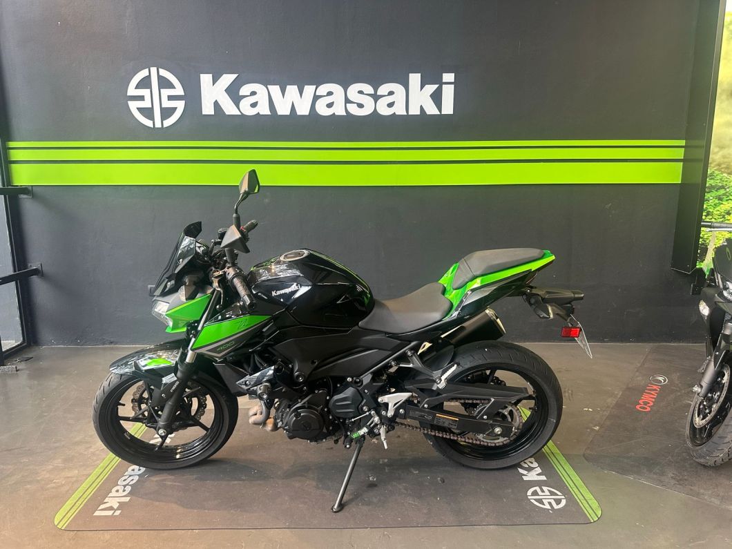 Z 400 usado 2023 con 8000 km int 52495 1M (1) [M3770]