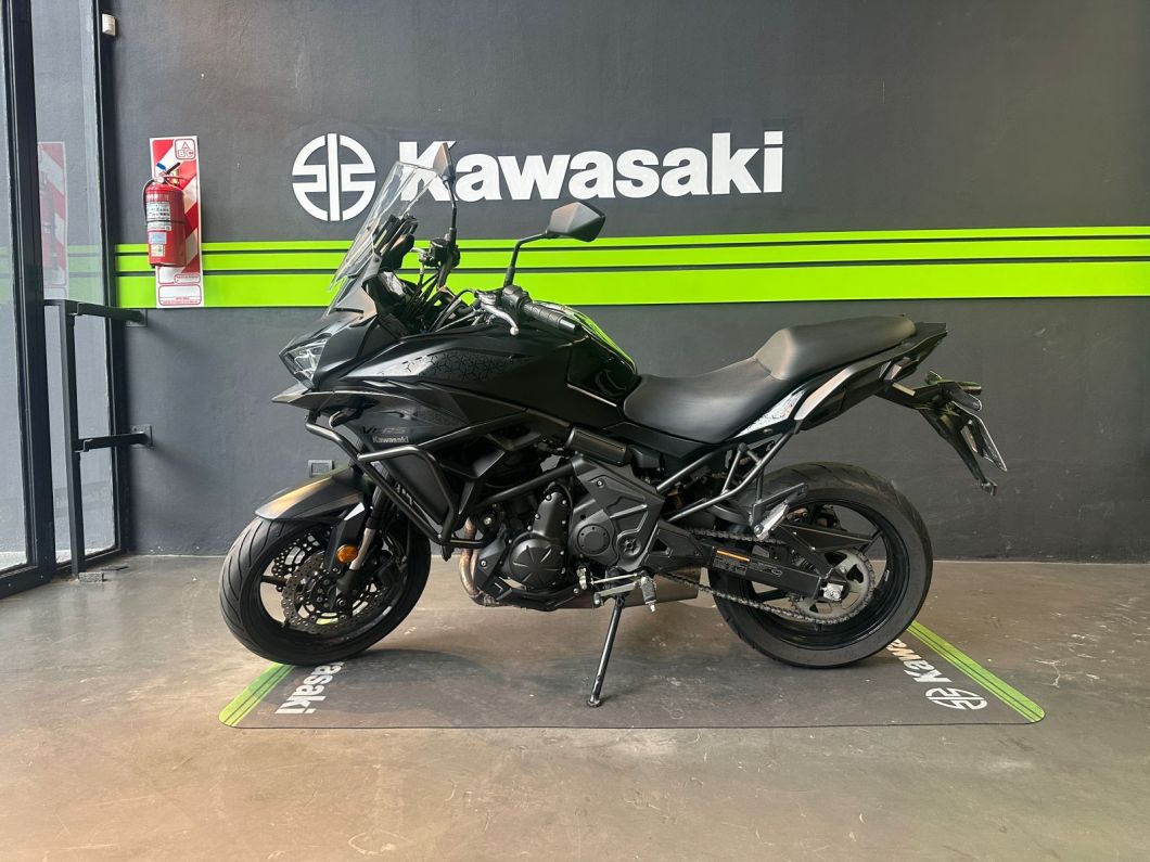 Versys 650 usado 2023 con 11500 km 1M (1) [M3827]